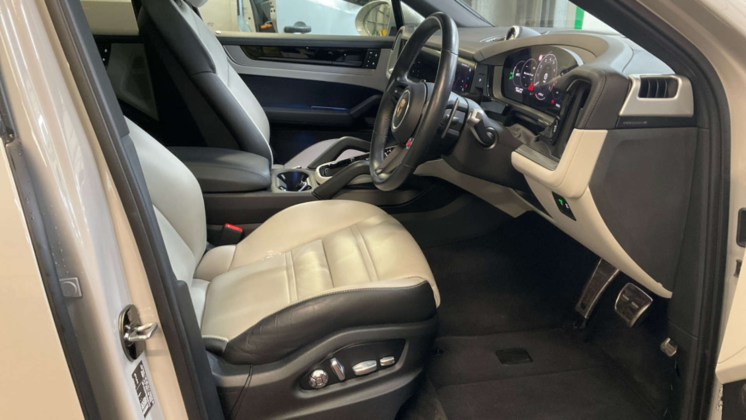 Used Porsche Cayenne 2023 for sale - 77609383: Photo 3