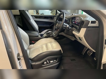 Used Porsche Cayenne 2023 for sale - 77609383: Photo