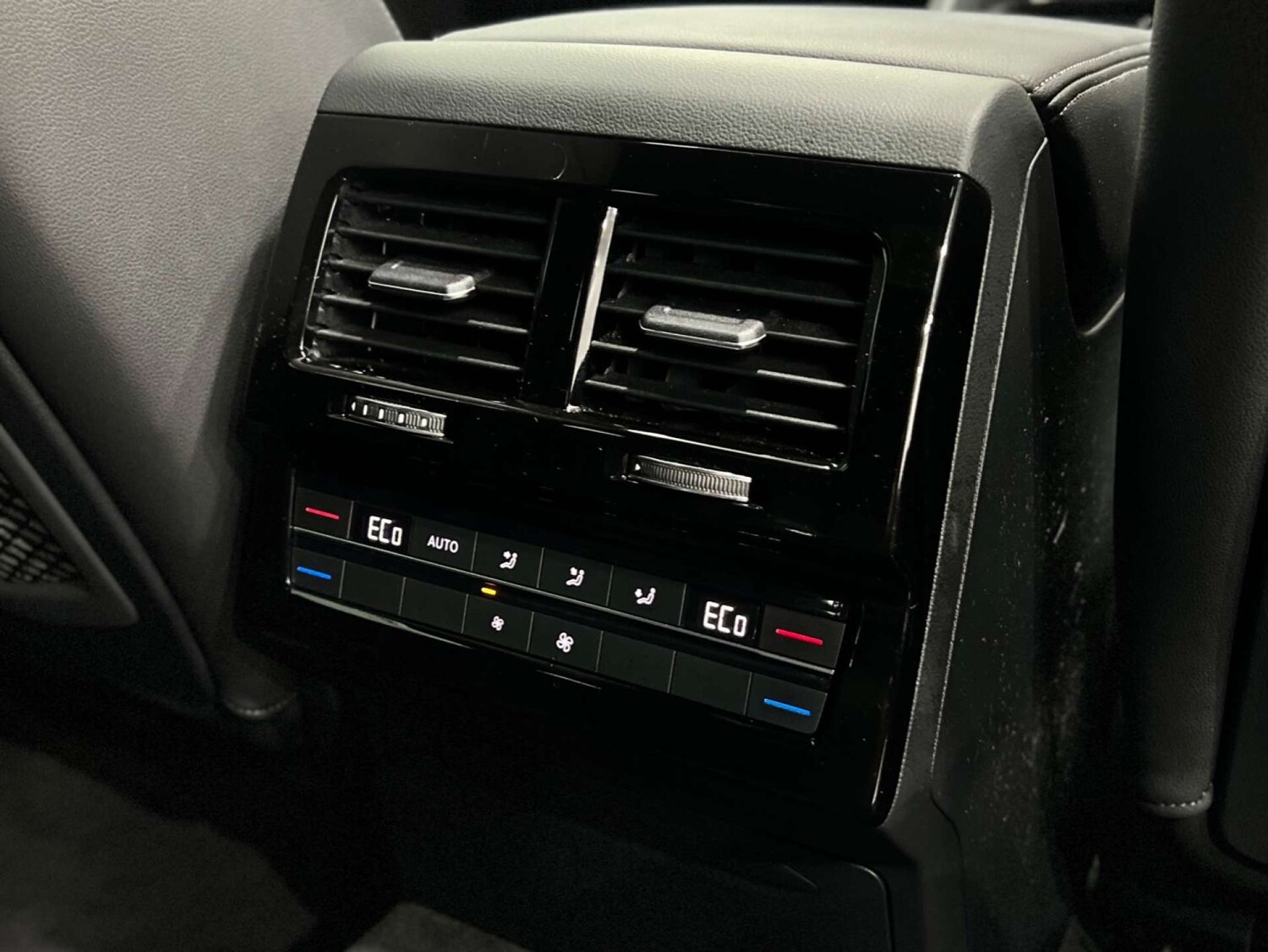 Used Volkswagen Touareg 2021 for sale - 76102725: Photo 17