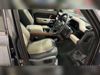 Used Land Rover Defender 2023 for sale - 77523377: Photo