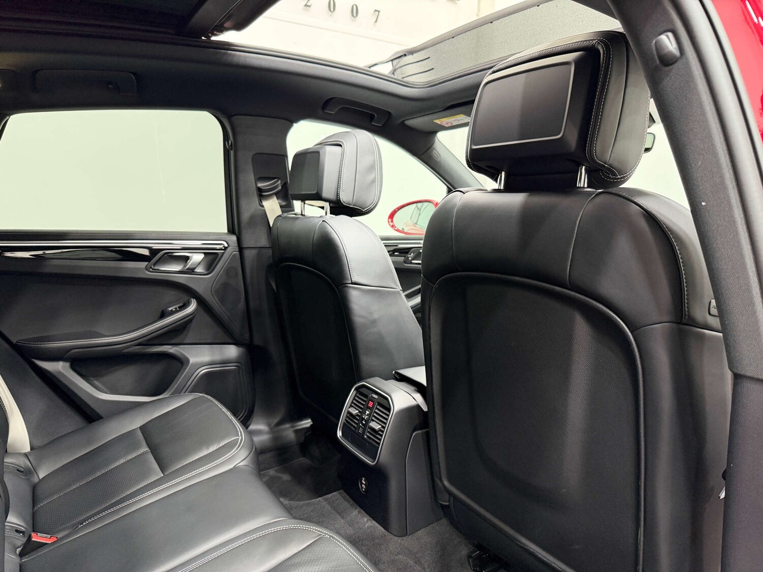 Used Porsche Macan 2023 for sale - 76567770: Photo 18