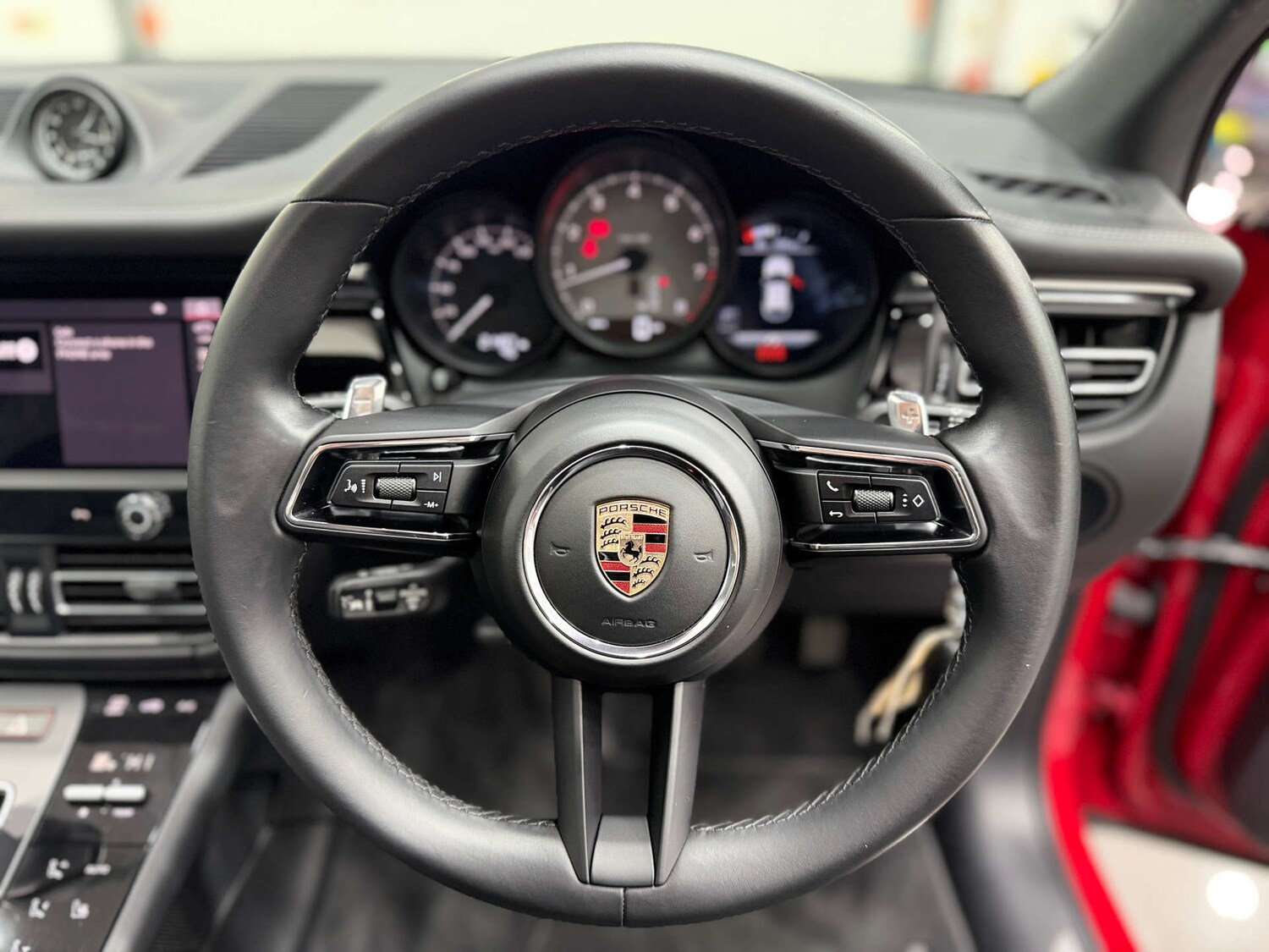 Used Porsche Macan 2023 for sale - 76567770: Photo 24