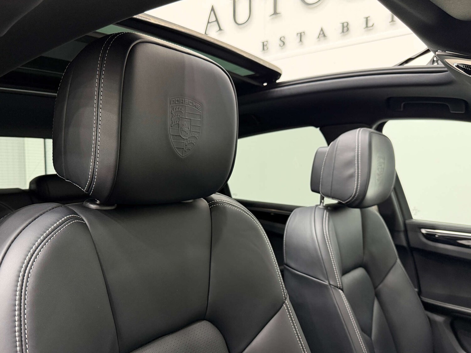 Used Porsche Macan 2023 for sale - 76567770: Photo 42