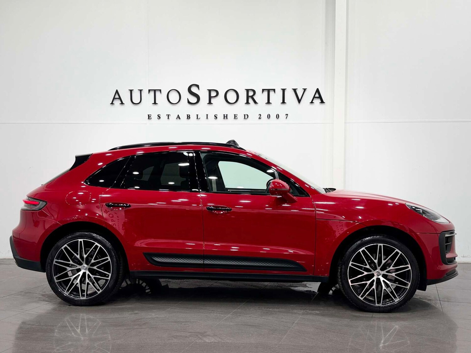 Used Porsche Macan 2023 for sale - 76567770: Photo 6
