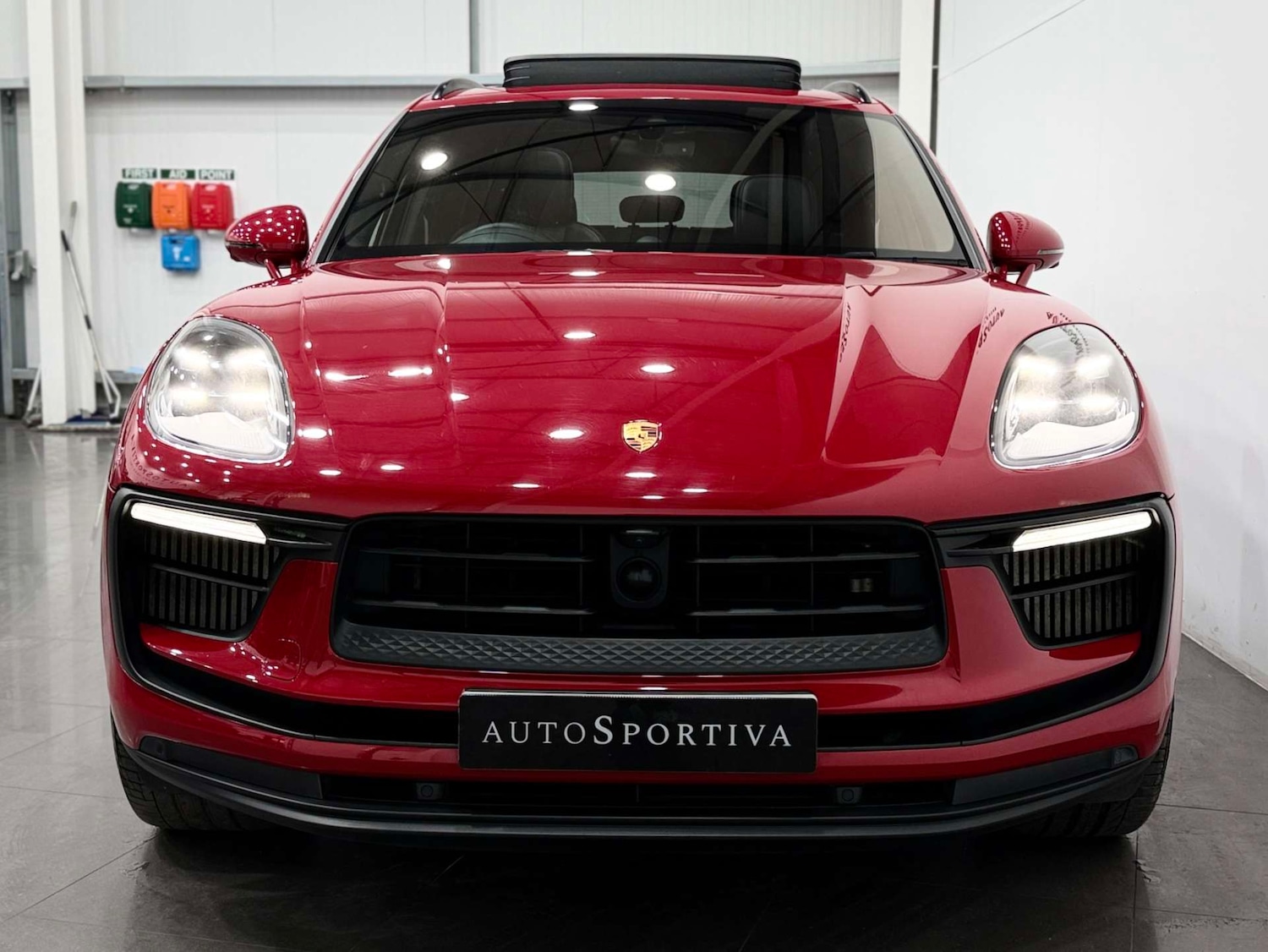 Used Porsche Macan 2023 for sale - 76567770: Photo 8