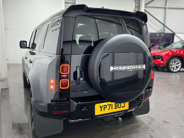 Used Land Rover Defender 2021 for sale - 76277585: Photo 10