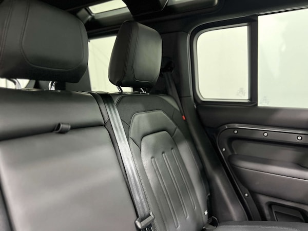 Used Land Rover Defender 2021 for sale - 76277585: Photo 15