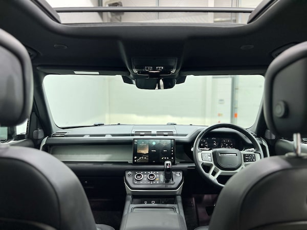 Used Land Rover Defender 2021 for sale - 76277585: Photo 18