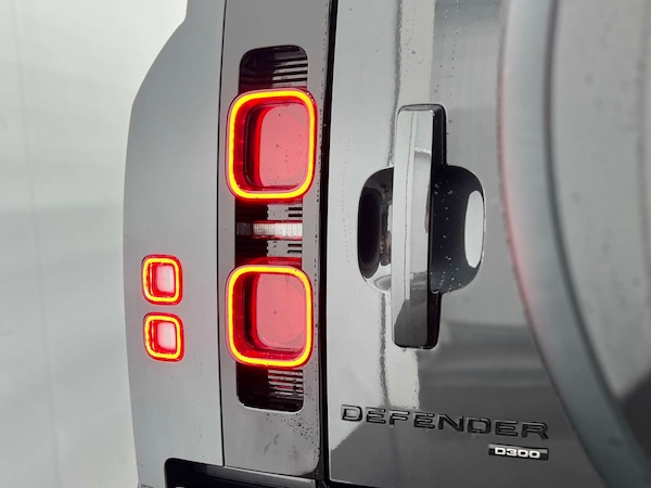 Used Land Rover Defender 2021 for sale - 76277585: Photo 26