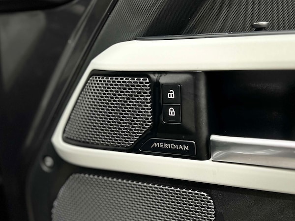 Used Land Rover Defender 2021 for sale - 76277585: Photo 37