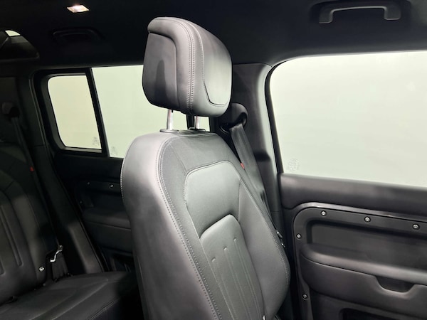 Used Land Rover Defender 2021 for sale - 76277585: Photo 40