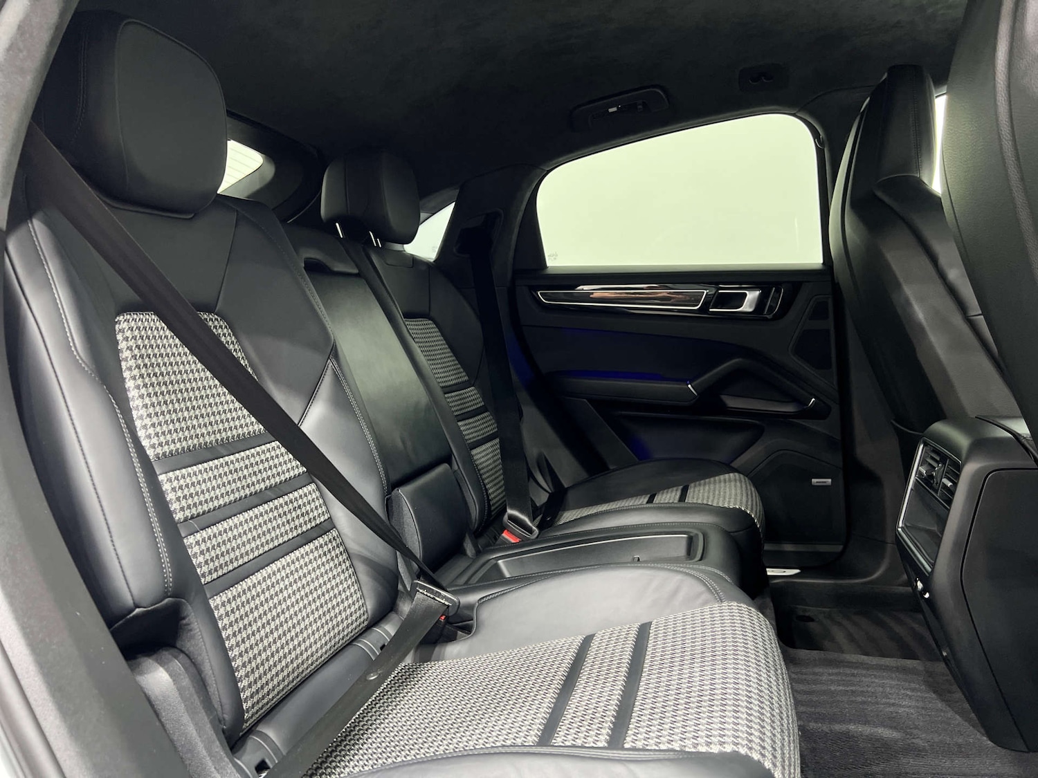 Used Porsche Cayenne 2019 for sale - 77833837: Photo 18