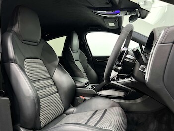 Used Porsche Cayenne 2019 for sale - 77833837: Photo