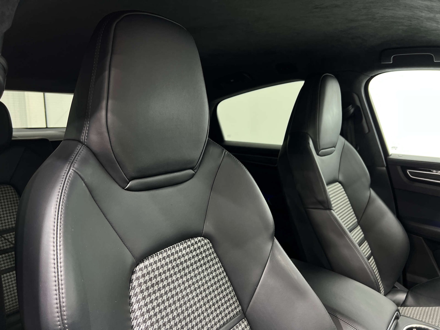 Used Porsche Cayenne 2019 for sale - 77833837: Photo 47