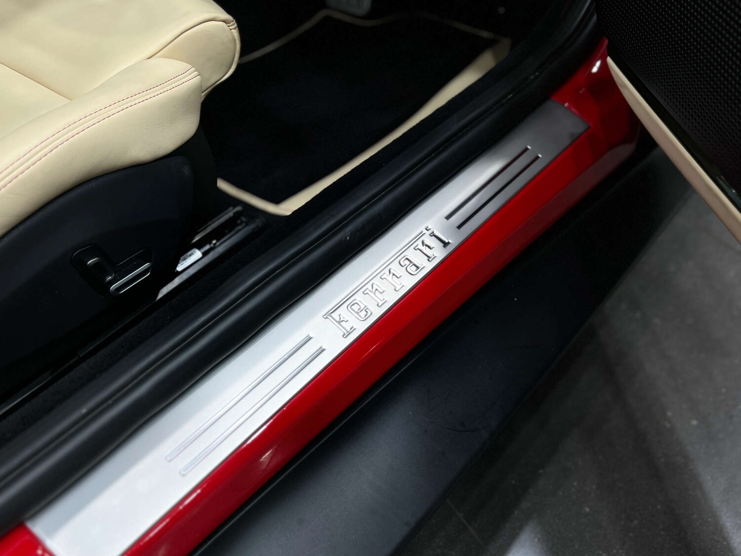 Used Ferrari Roma 2023 for sale - 76280342: Photo 36