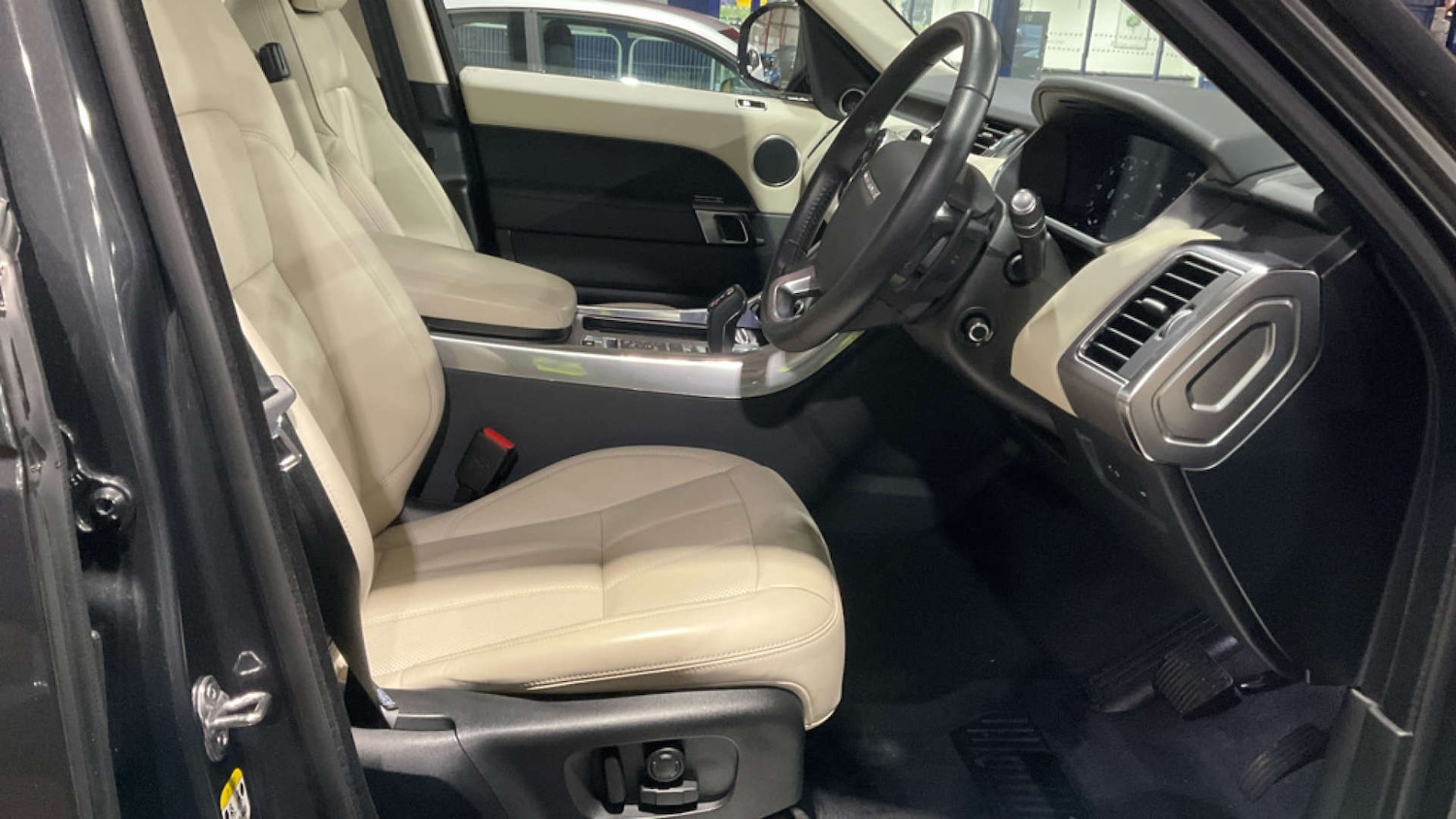 Used Land Rover Range Rover Sport 2022 for sale - 77545029: Photo 2