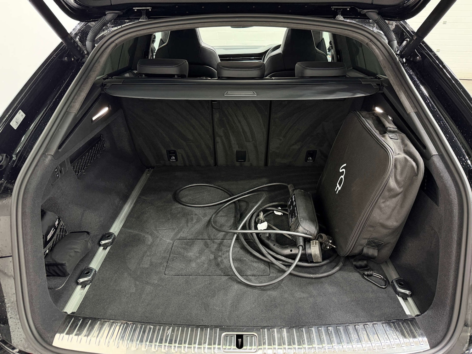 Used Audi Q8 2021 for sale - 77127354: Photo 32