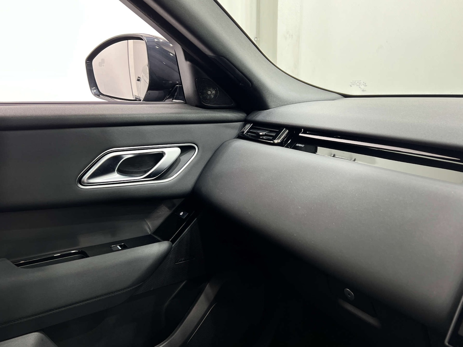 Used Land Rover Range Rover Velar 2023 for sale - 76223031: Photo 35