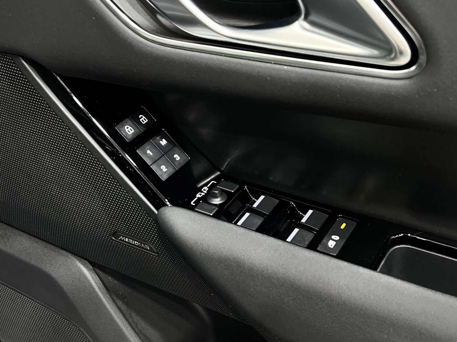 Used Land Rover Range Rover Velar 2023 for sale - 76223031: Photo 37