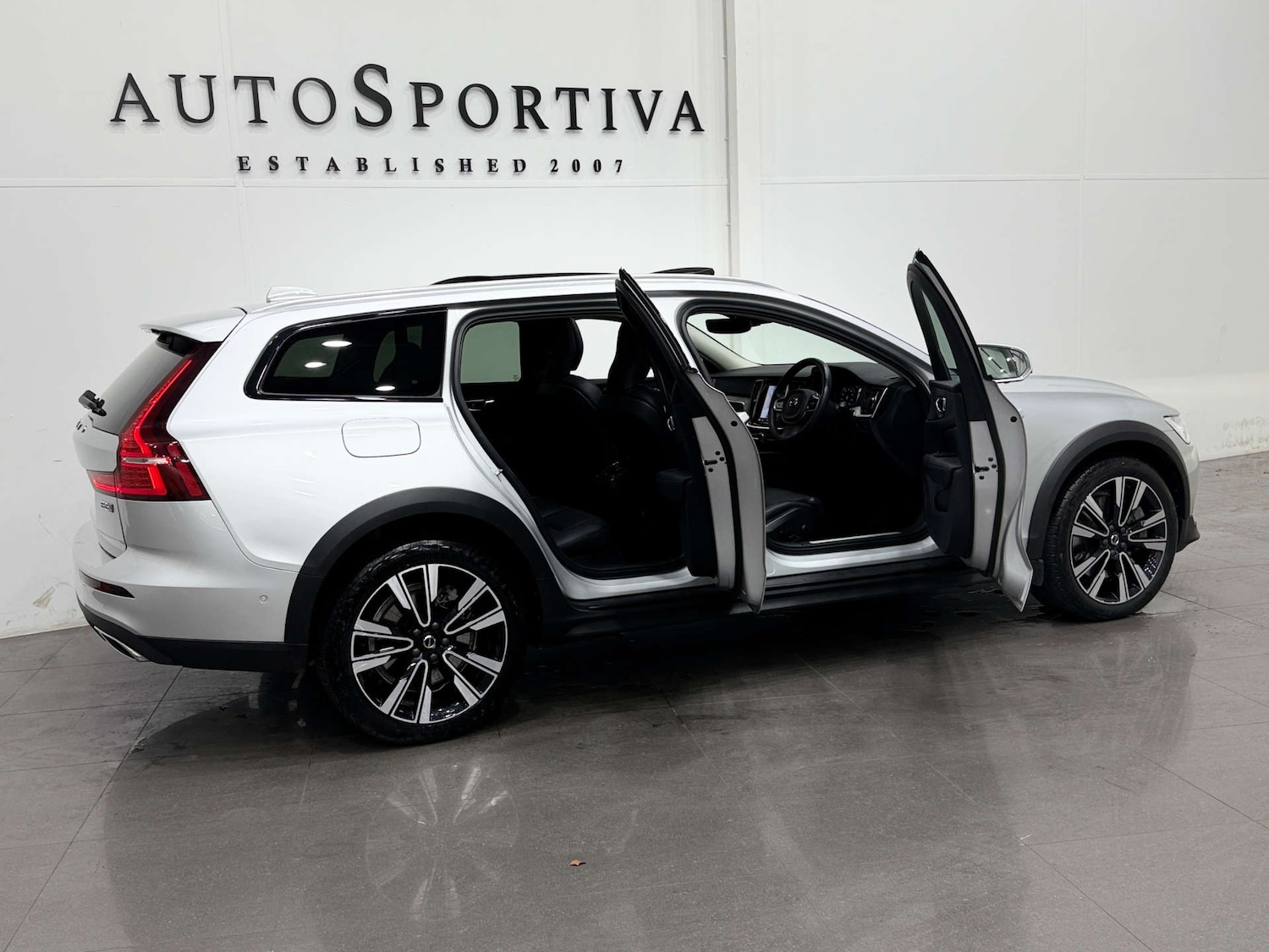 Used Volvo V60 2021 for sale - 76881609: Photo 15