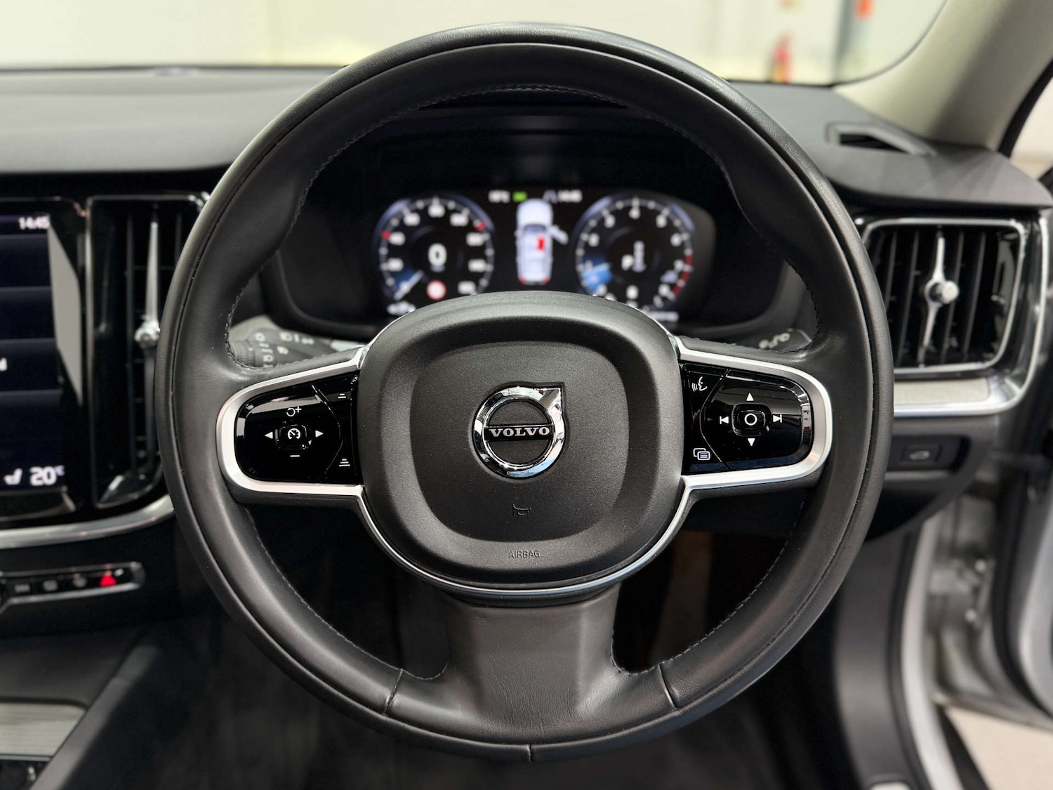 Used Volvo V60 2021 for sale - 76881609: Photo 17