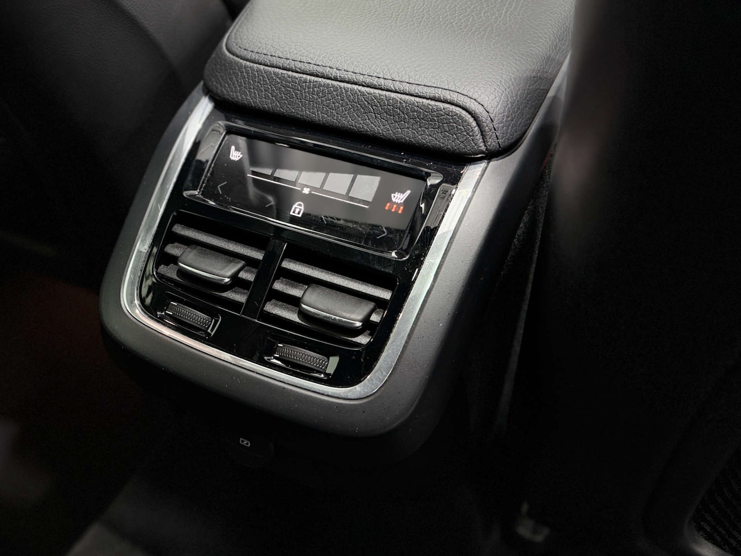 Used Volvo V60 2021 for sale - 76881609: Photo 21