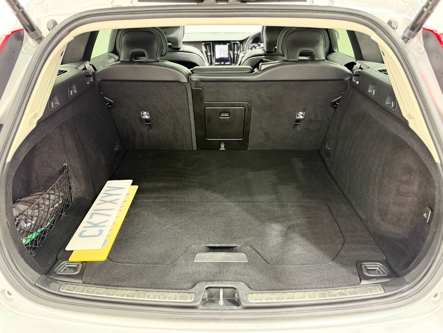 Used Volvo V60 2021 for sale - 76881609: Photo 28