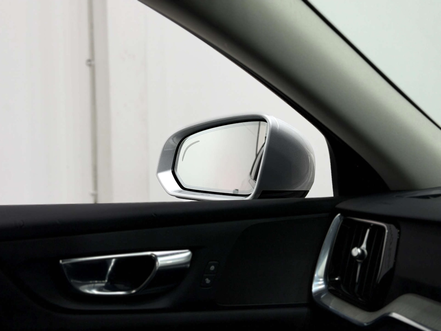 Used Volvo V60 2021 for sale - 76881609: Photo 34