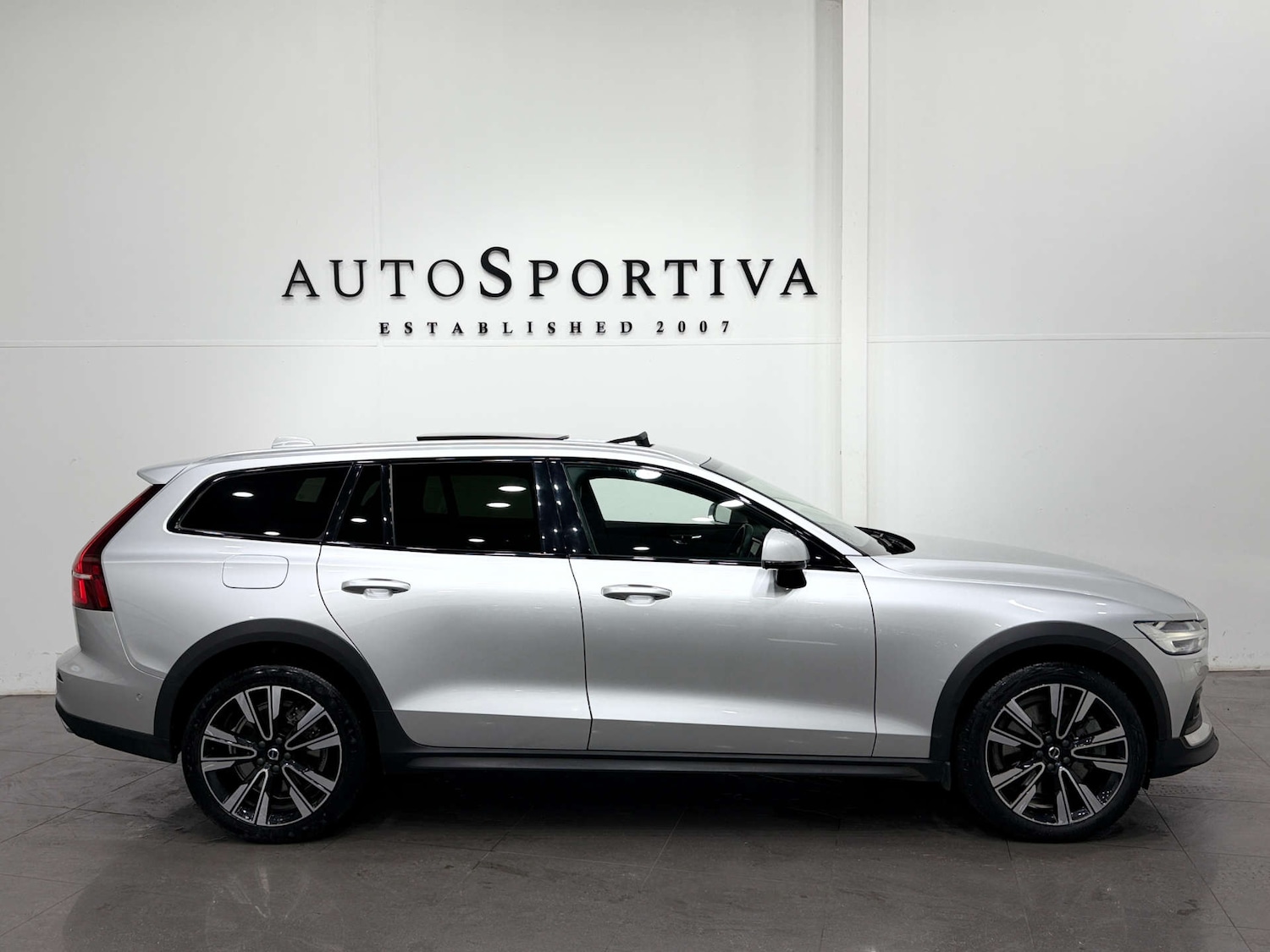 Used Volvo V60 2021 for sale - 76881609: Photo 7