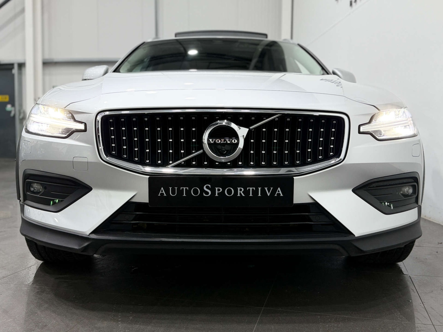 Used Volvo V60 2021 for sale - 76881609: Photo 9