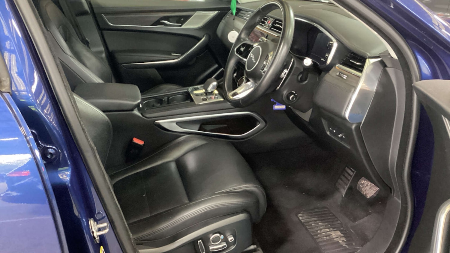 Used Jaguar F-Pace 2022 for sale - 76422528: Photo 2