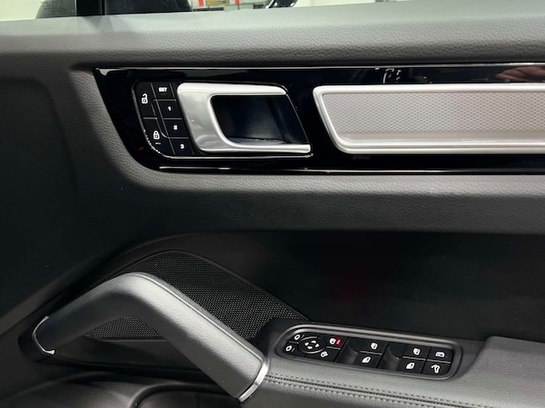 Used Porsche Cayenne 2022 for sale - 75656239: Photo 38