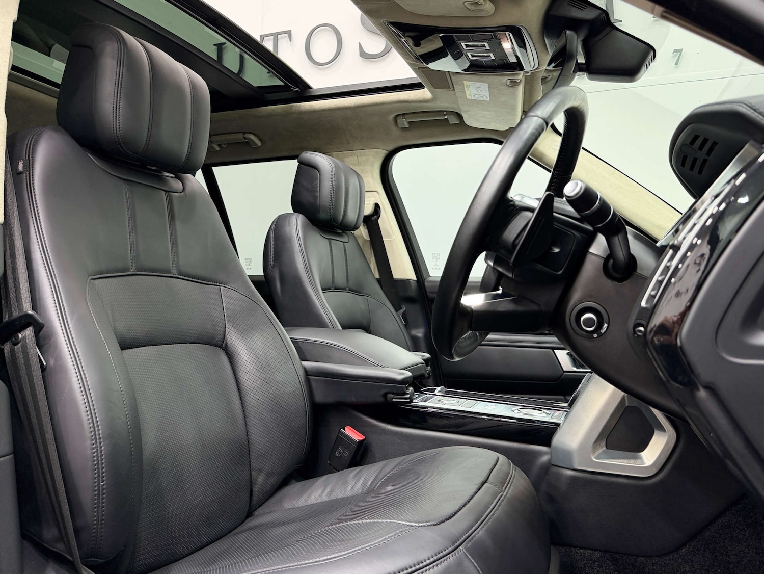 Used Land Rover Range Rover 2021 for sale - 77833937: Photo 2