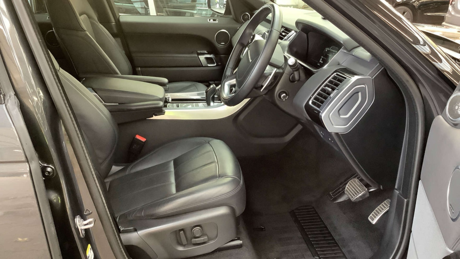 Used Land Rover Range Rover Sport 2022 for sale - 76505122: Photo 2