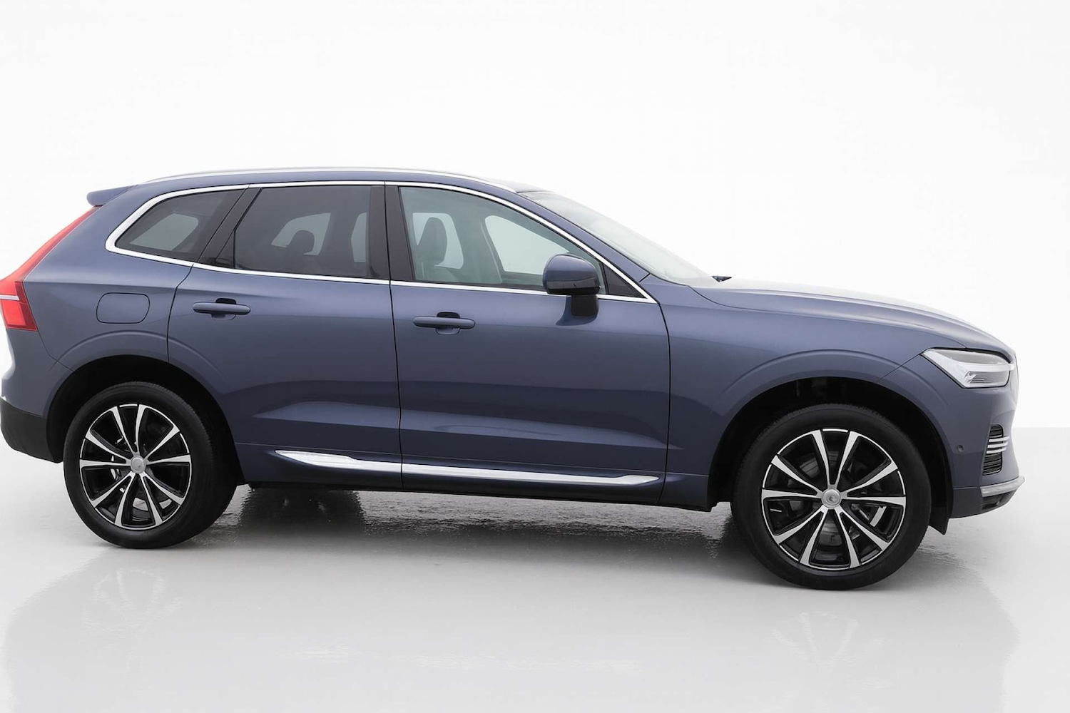 Used Volvo XC60 2023 for sale - 76724050: Photo 3