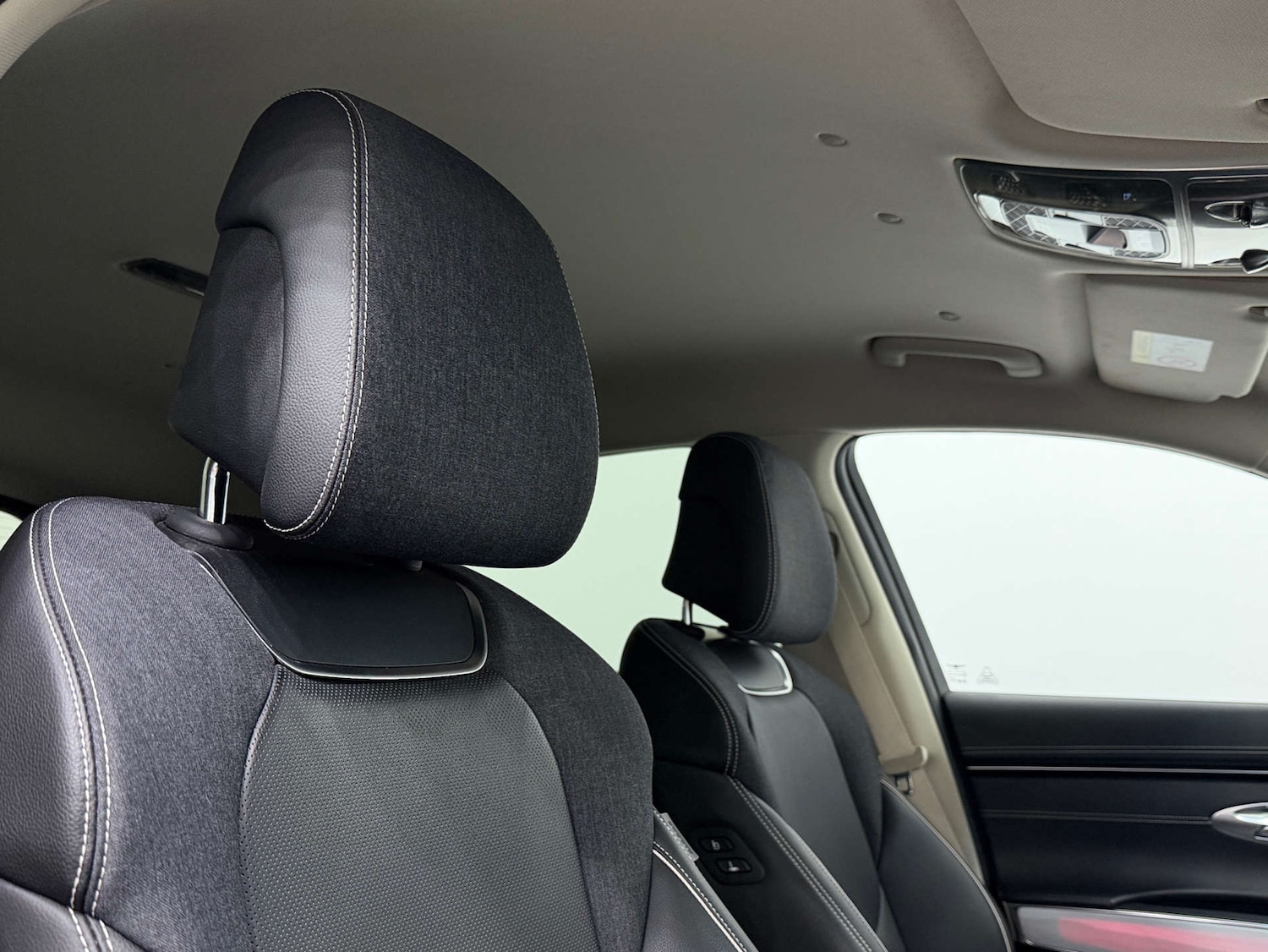 Used Genesis GV70 2023 for sale - 77833861: Photo 40