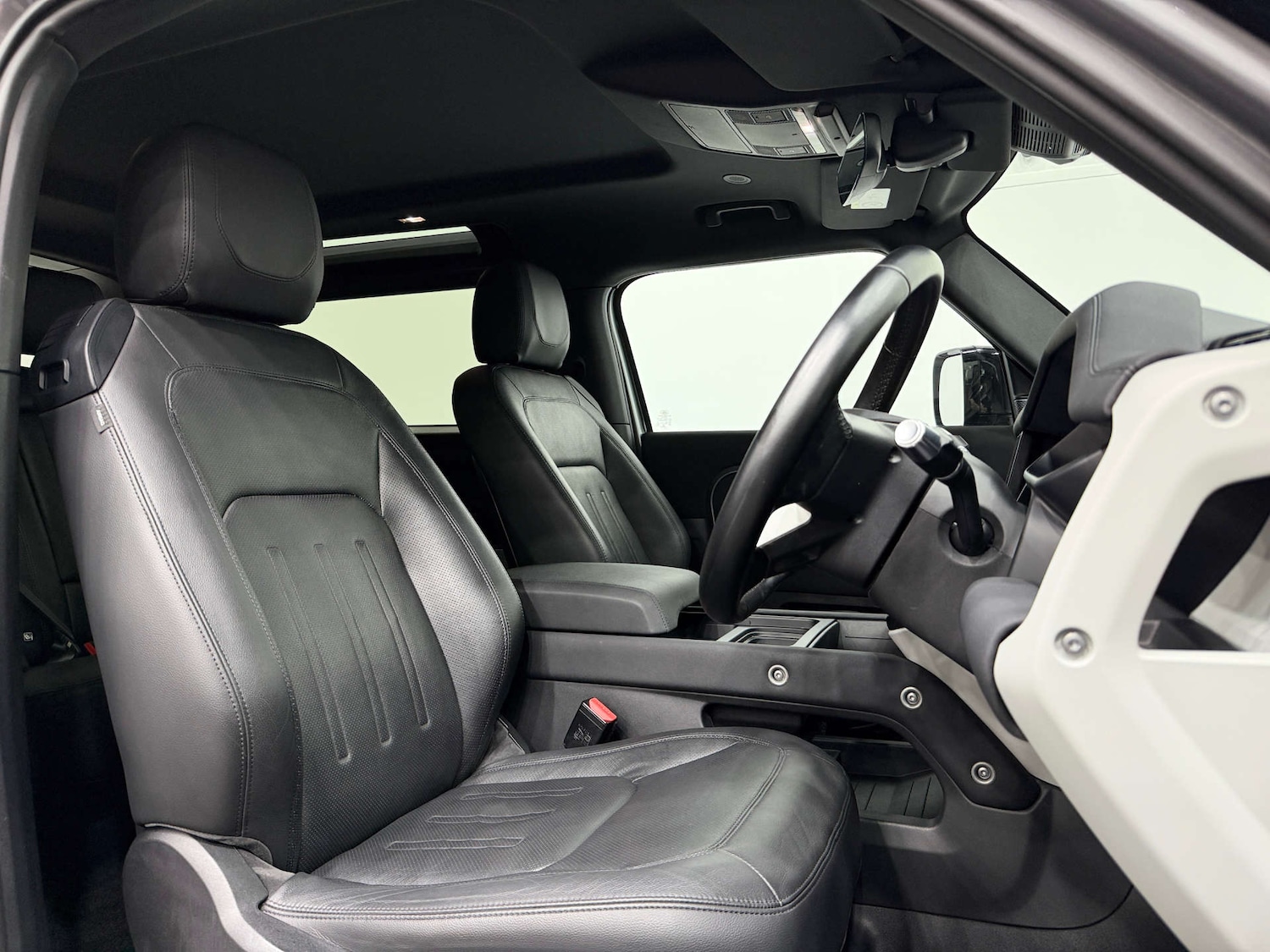 Used Land Rover Defender 2021 for sale - 77022403: Photo 2