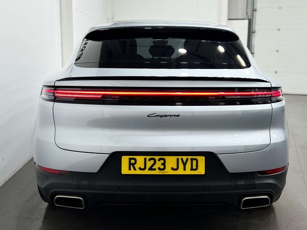 Used Porsche Cayenne 2023 for sale - 76220593: Photo 11
