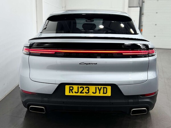 Used Porsche Cayenne 2023 for sale - 76220593: Photo 12