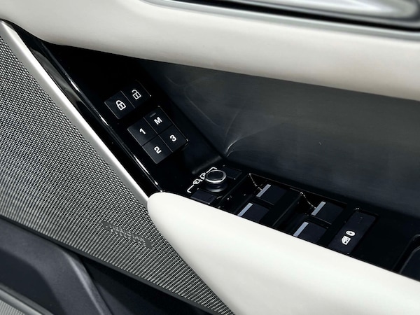 Used Land Rover Range Rover Velar 2021 for sale - 76277639: Photo 37