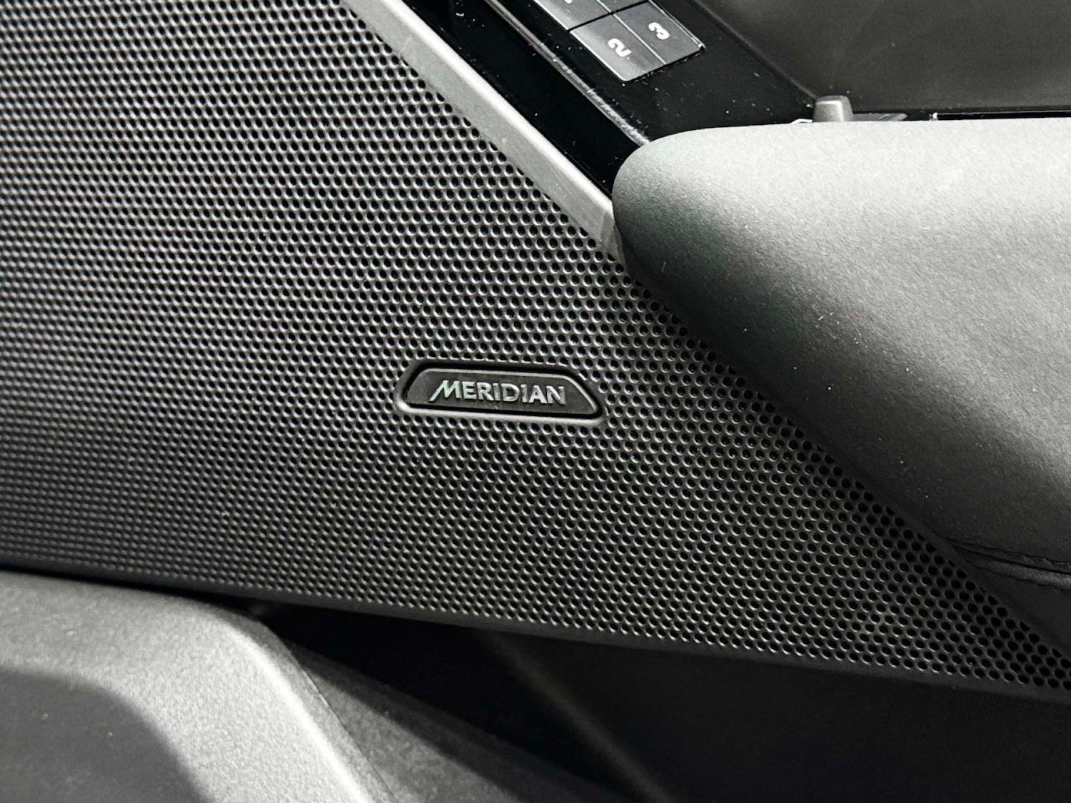 Used Land Rover Range Rover Velar 2024 for sale - 78000714: Photo 32