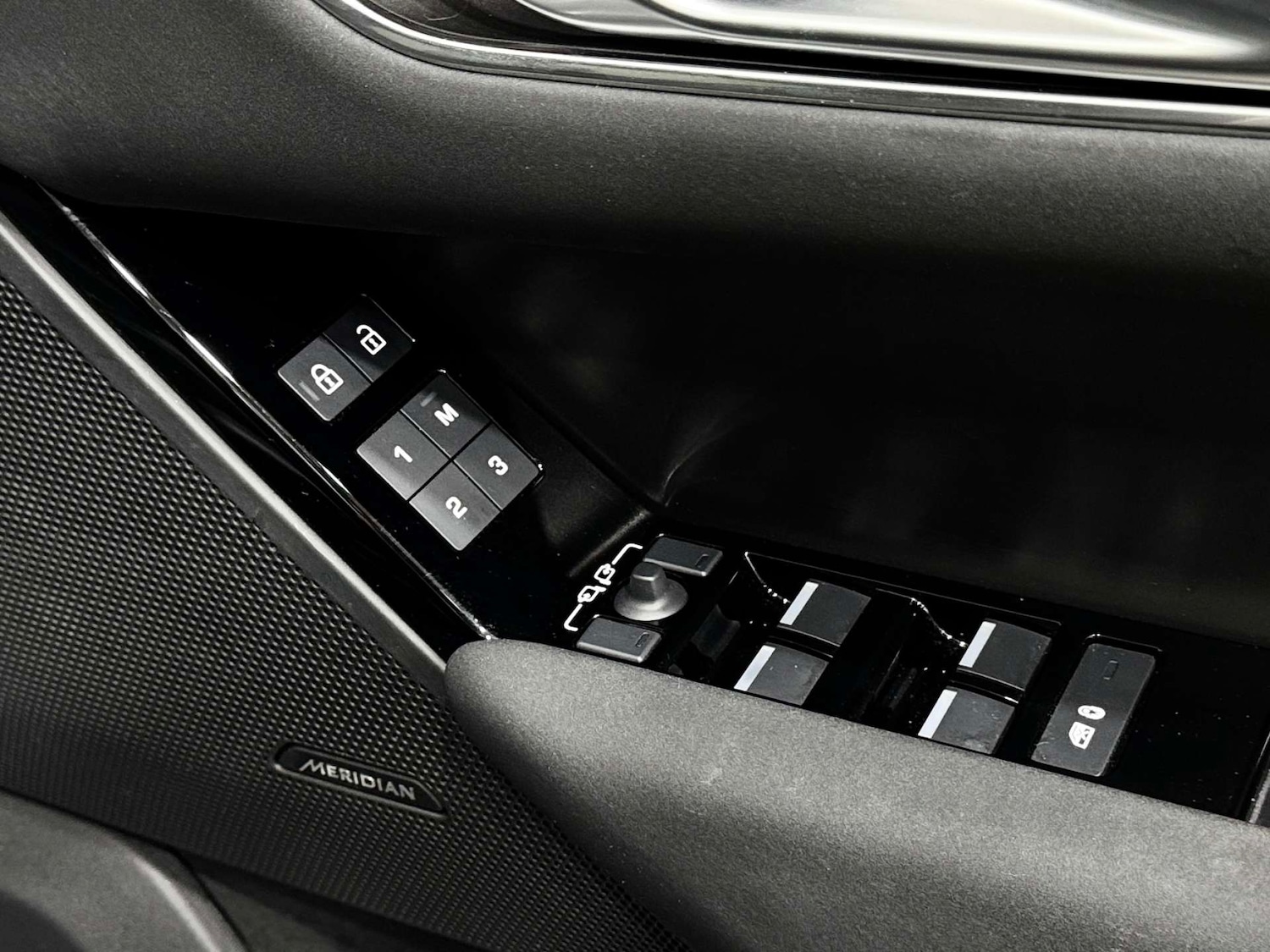 Used Land Rover Range Rover Velar 2024 for sale - 78000714: Photo 34