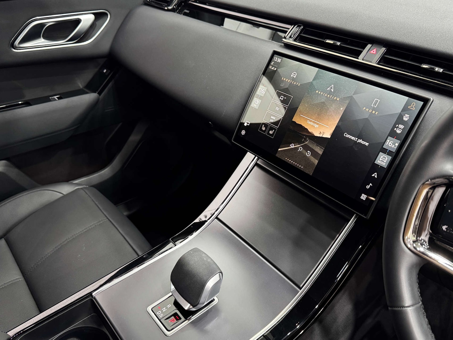 Used Land Rover Range Rover Velar 2024 for sale - 78000714: Photo 37