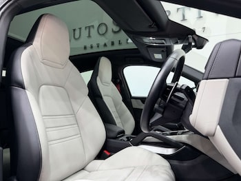Used Porsche Cayenne 2024 for sale - 79140127: Photo