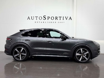 Used Porsche Cayenne 2024 for sale - 79140127: Photo