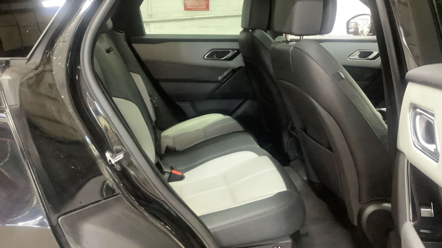Used Land Rover Range Rover Velar 2023 for sale - 76115717: Photo 2