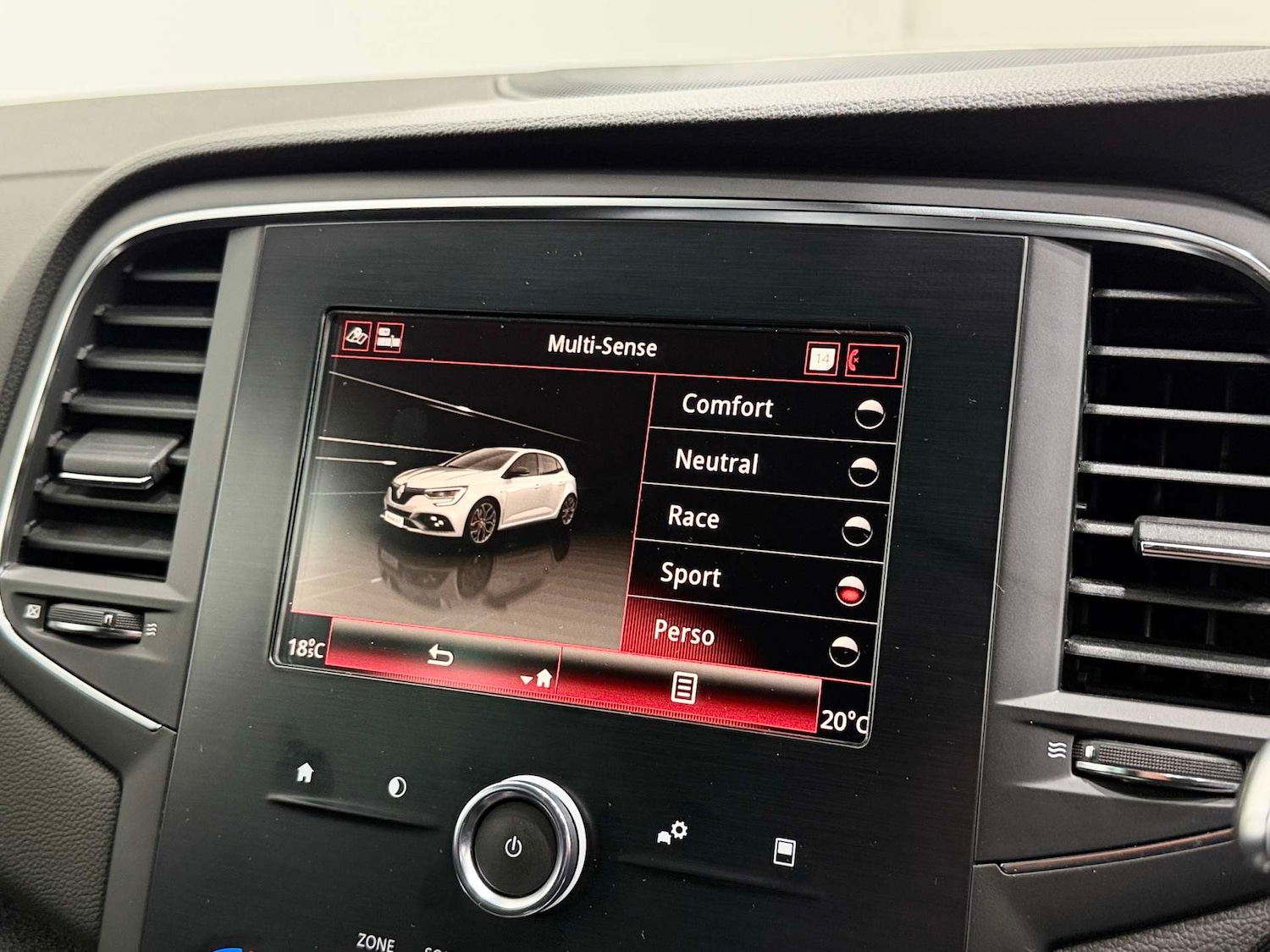 Used Renault Megane 2020 for sale - 77833890: Photo 43