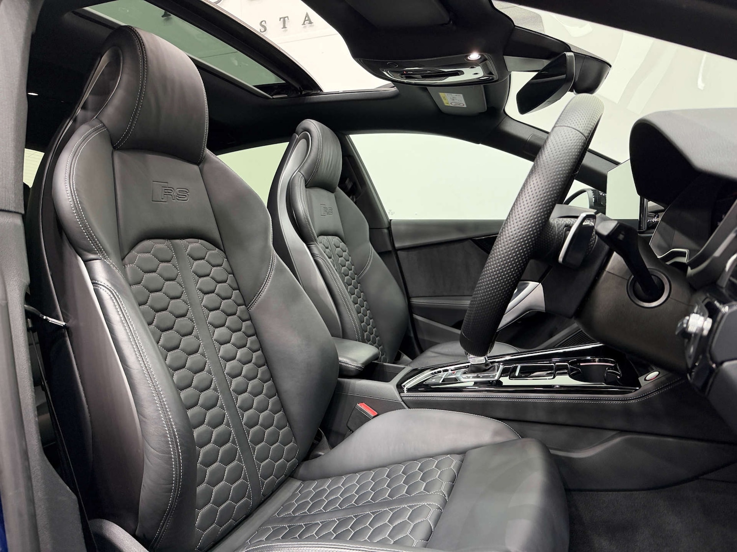 Used Audi A5 2022 for sale - 76881610: Photo 2