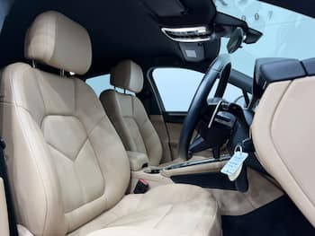 Used Porsche Macan 2023 for sale - 79640233: Photo