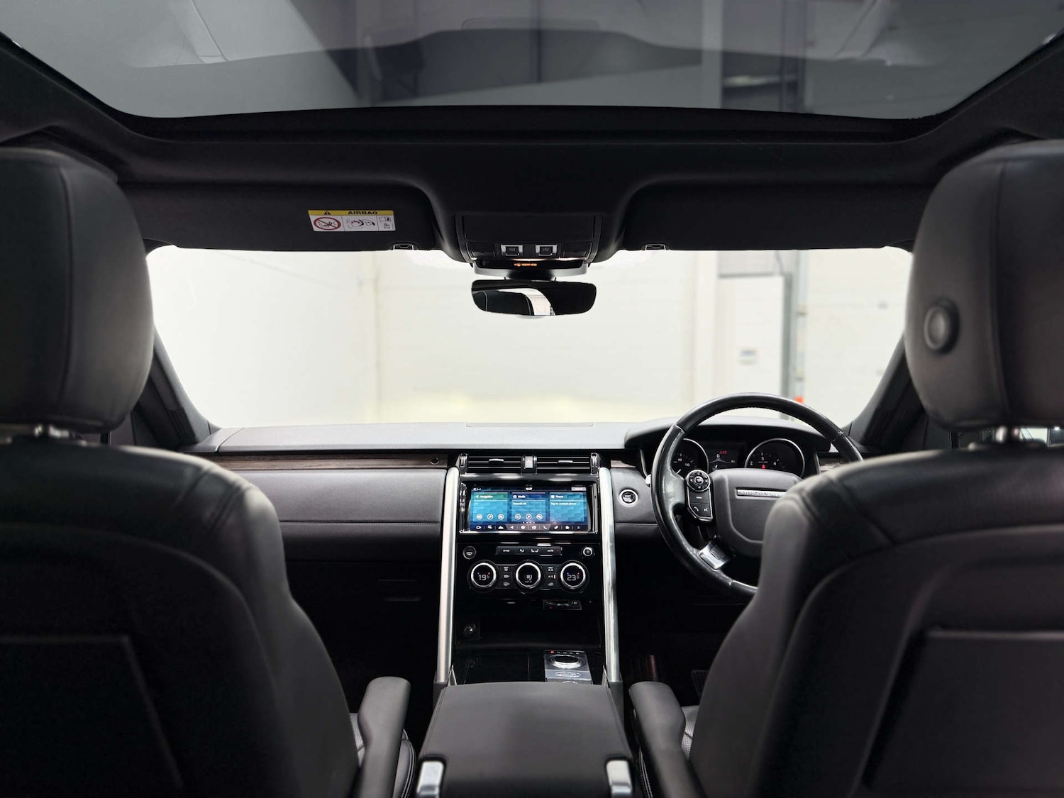 Used Land Rover Discovery 2017 for sale - 77025228: Photo 16